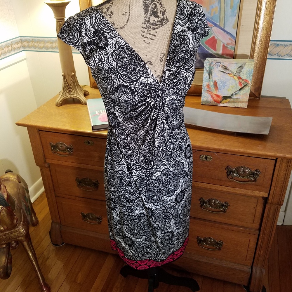 WOMEN'S PINK AND BLACK EASY WEAR DRESS SIZE 4